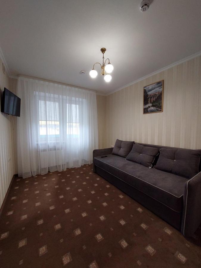 Apart-Hotel 24/7 Kamianets Podilskyi Bagian luar foto