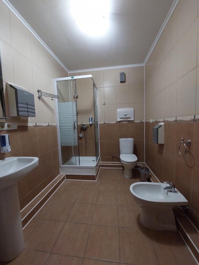 Apart-Hotel 24/7 Kamianets Podilskyi Bagian luar foto